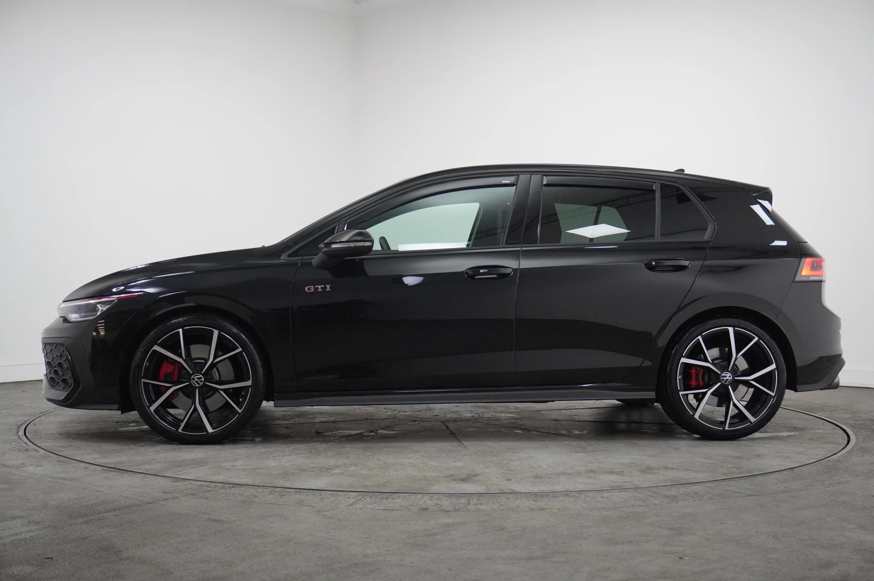 Volkswagen-Golf-image-13