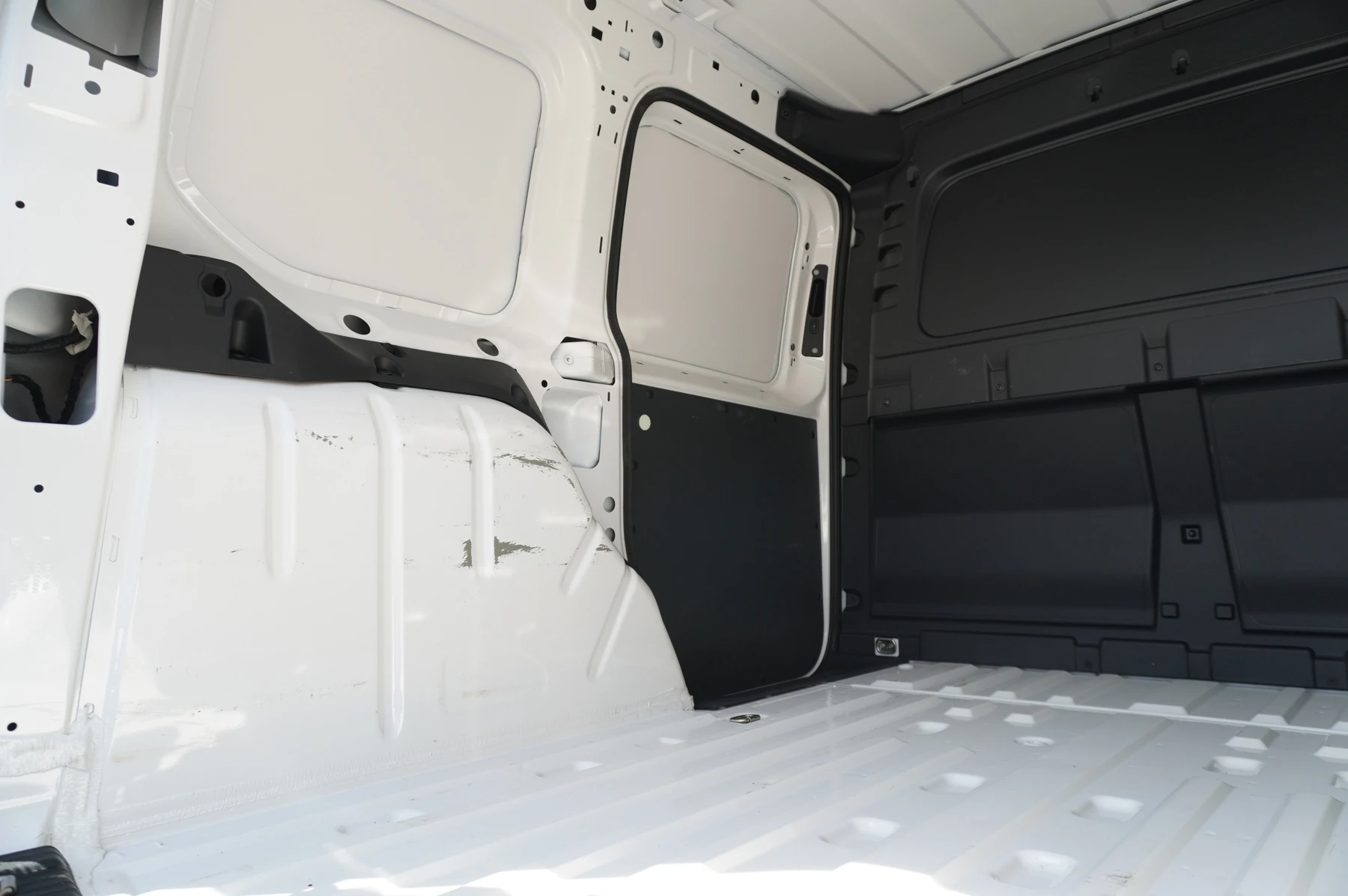 Volkswagen-Caddy-image-14