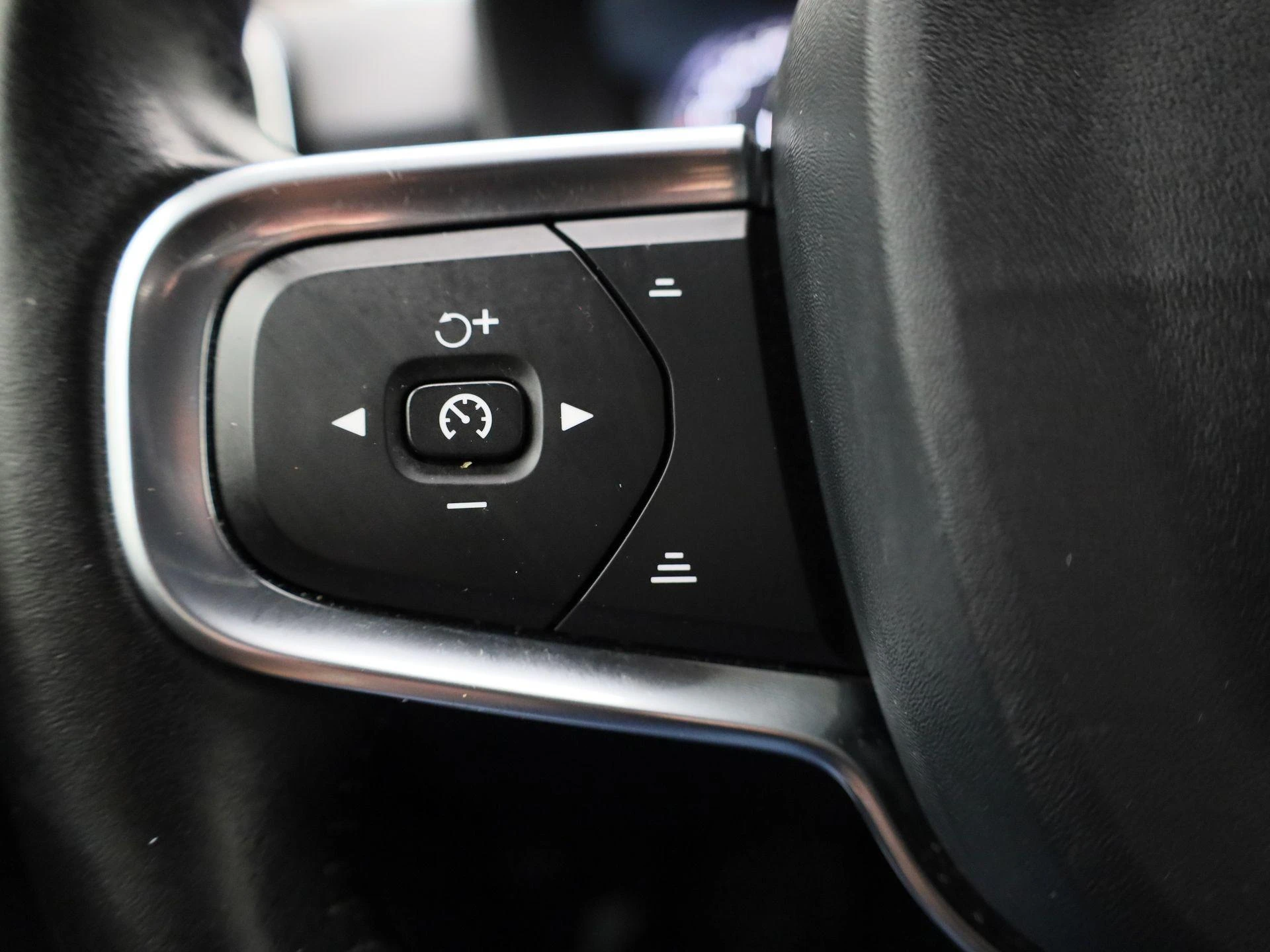Volvo-XC40-image-20