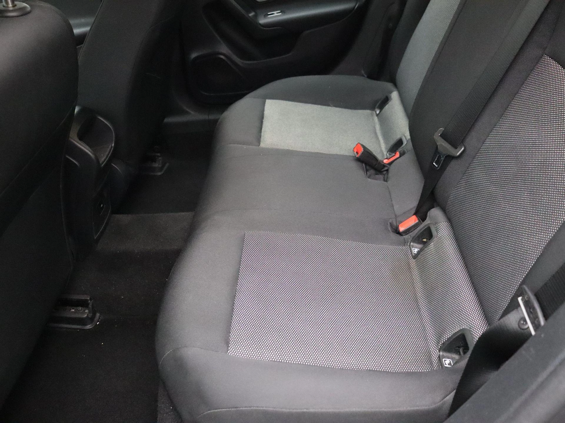 Mercedes-Benz A-Klasse 160 + CARPLAY + SENSOREN + CAMERA +