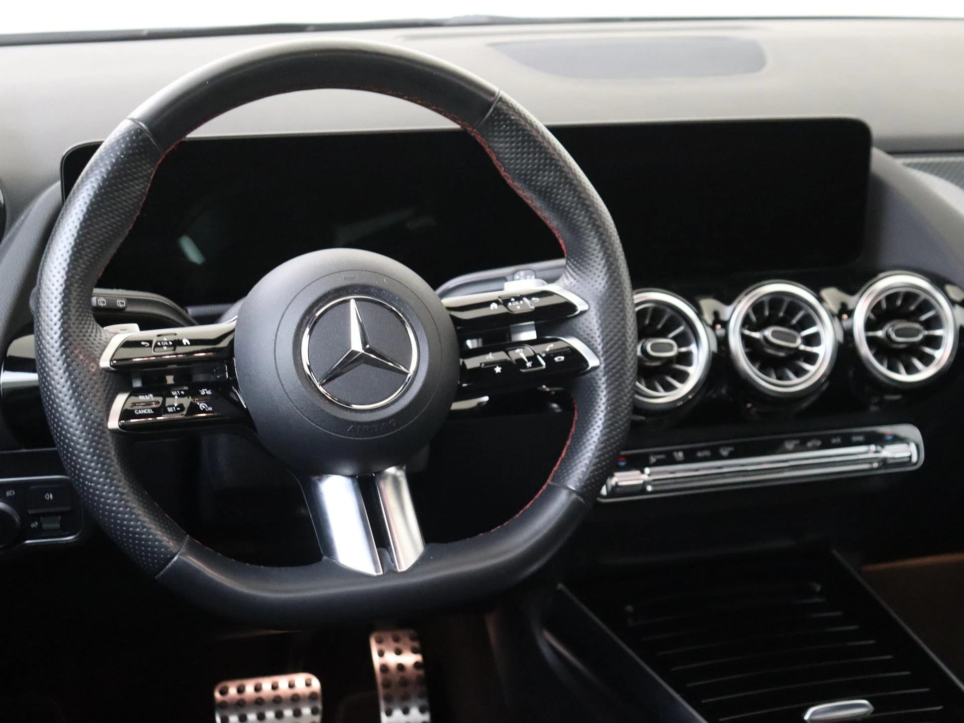 Mercedes-Benz-B-Klasse-image-9