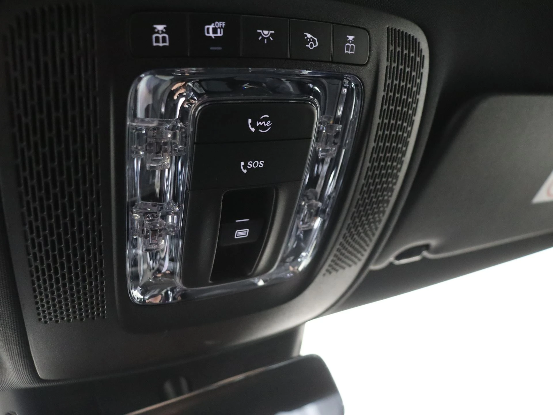 Mercedes-Benz-CLA-image-23