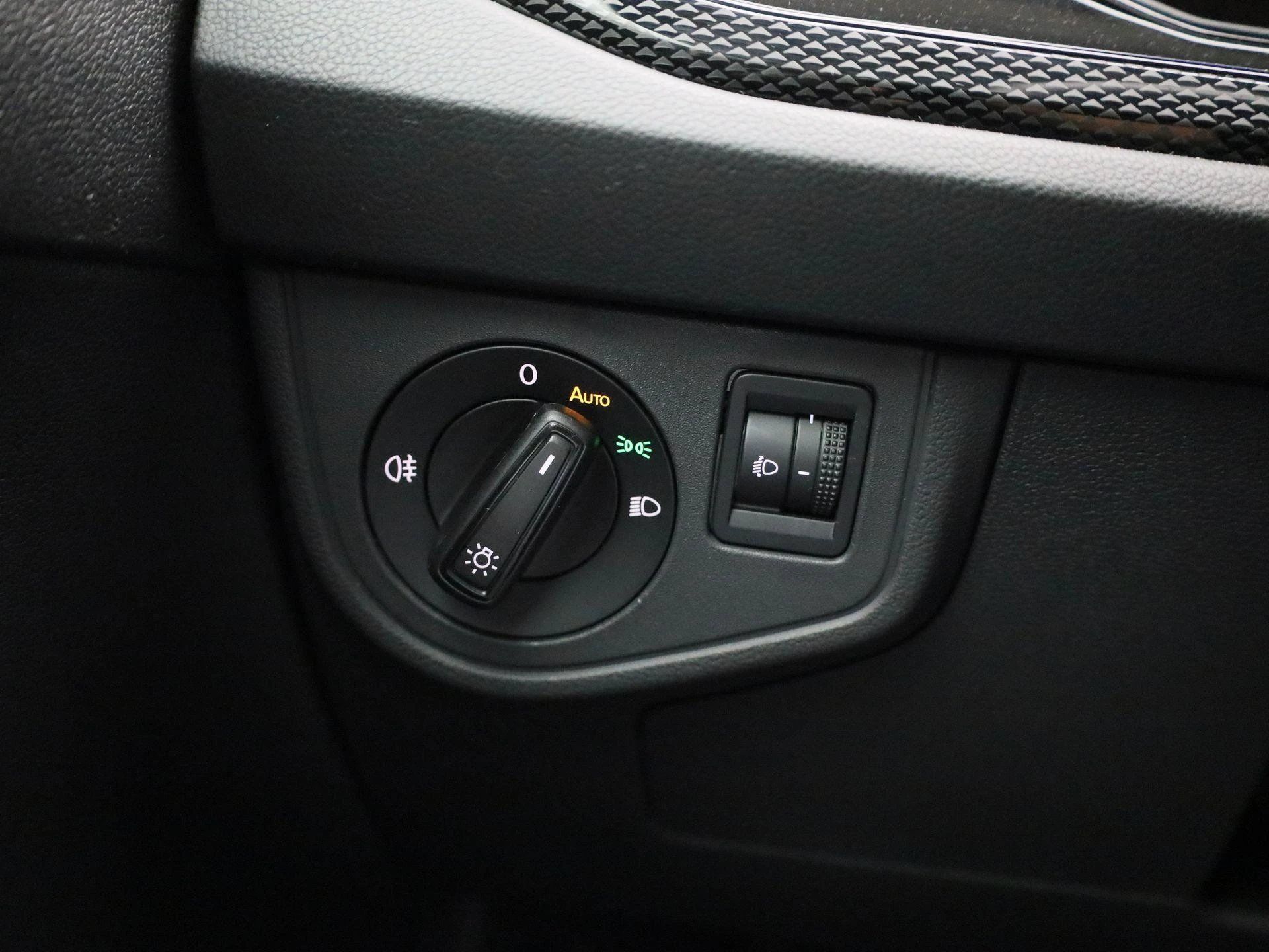 Volkswagen-Taigo-image-20