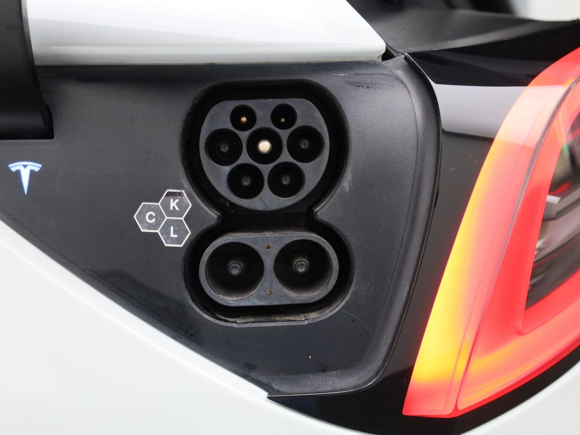 Tesla-Model 3-image-13