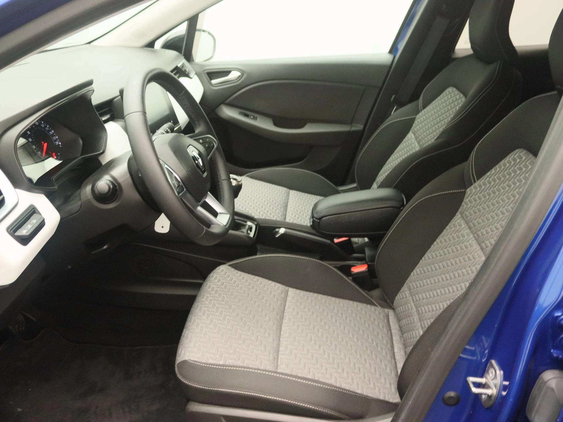 Renault-Clio-image-10