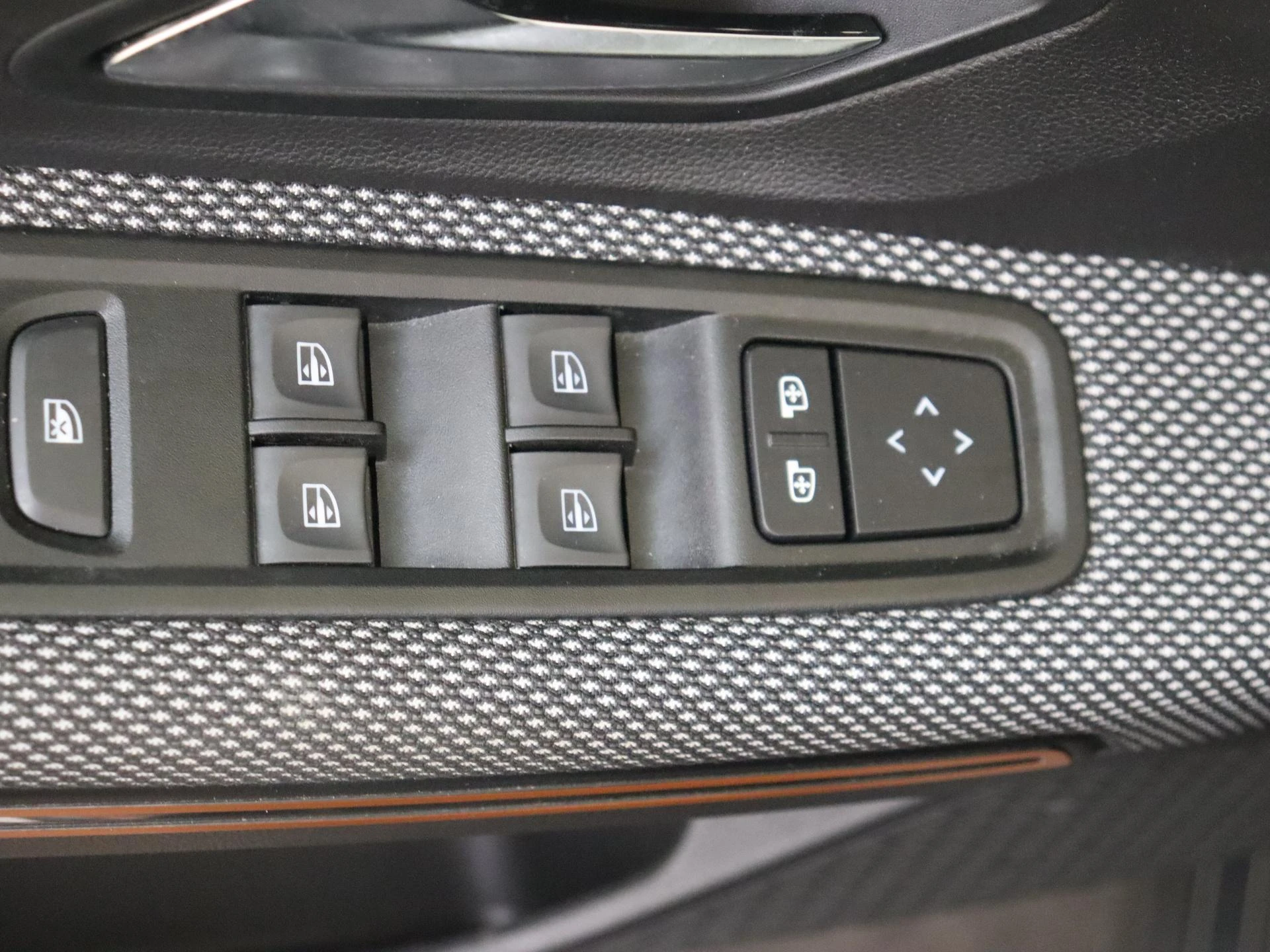 Dacia-Sandero Stepway-image-23