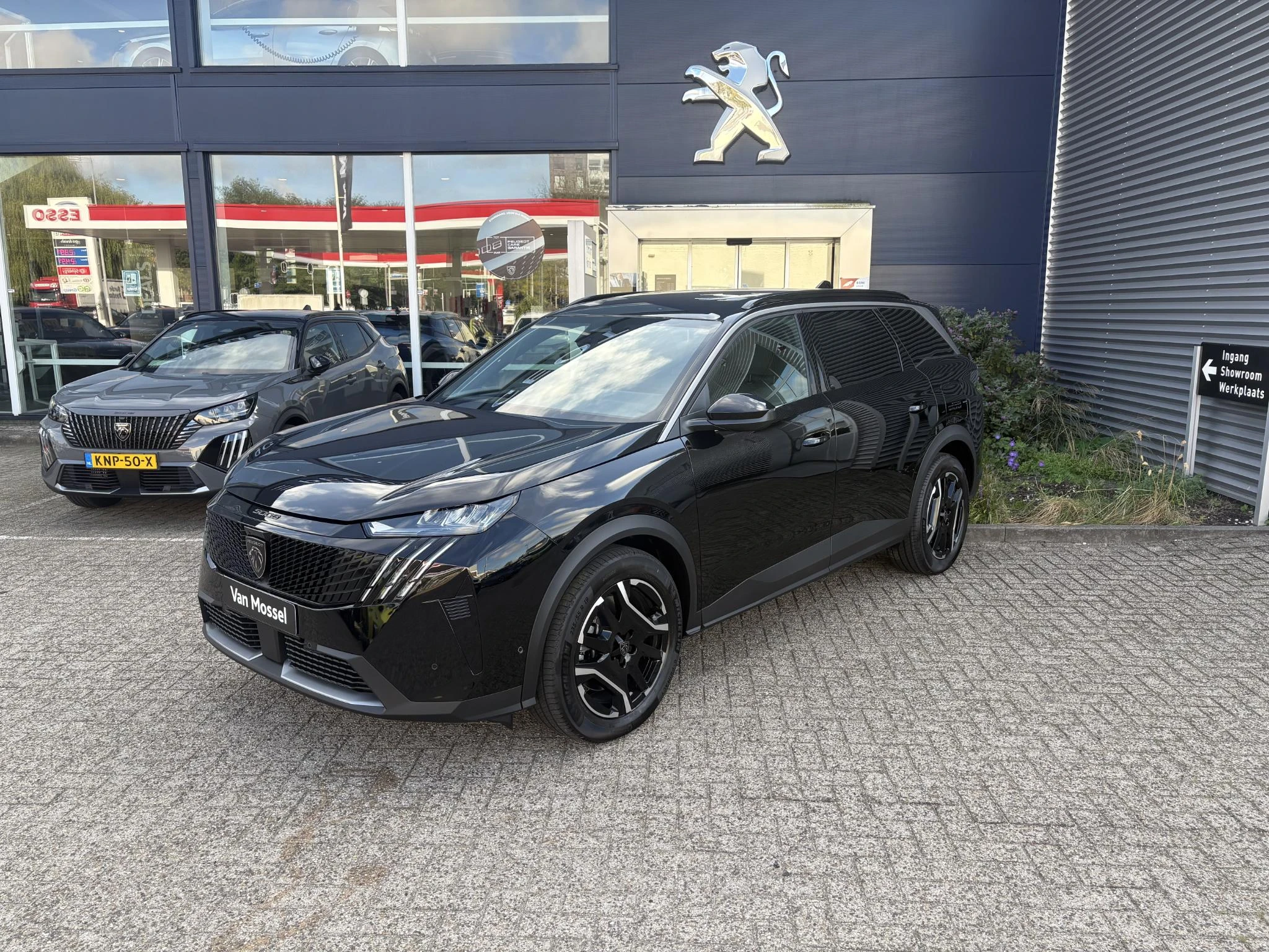 Peugeot-e-5008-image-0