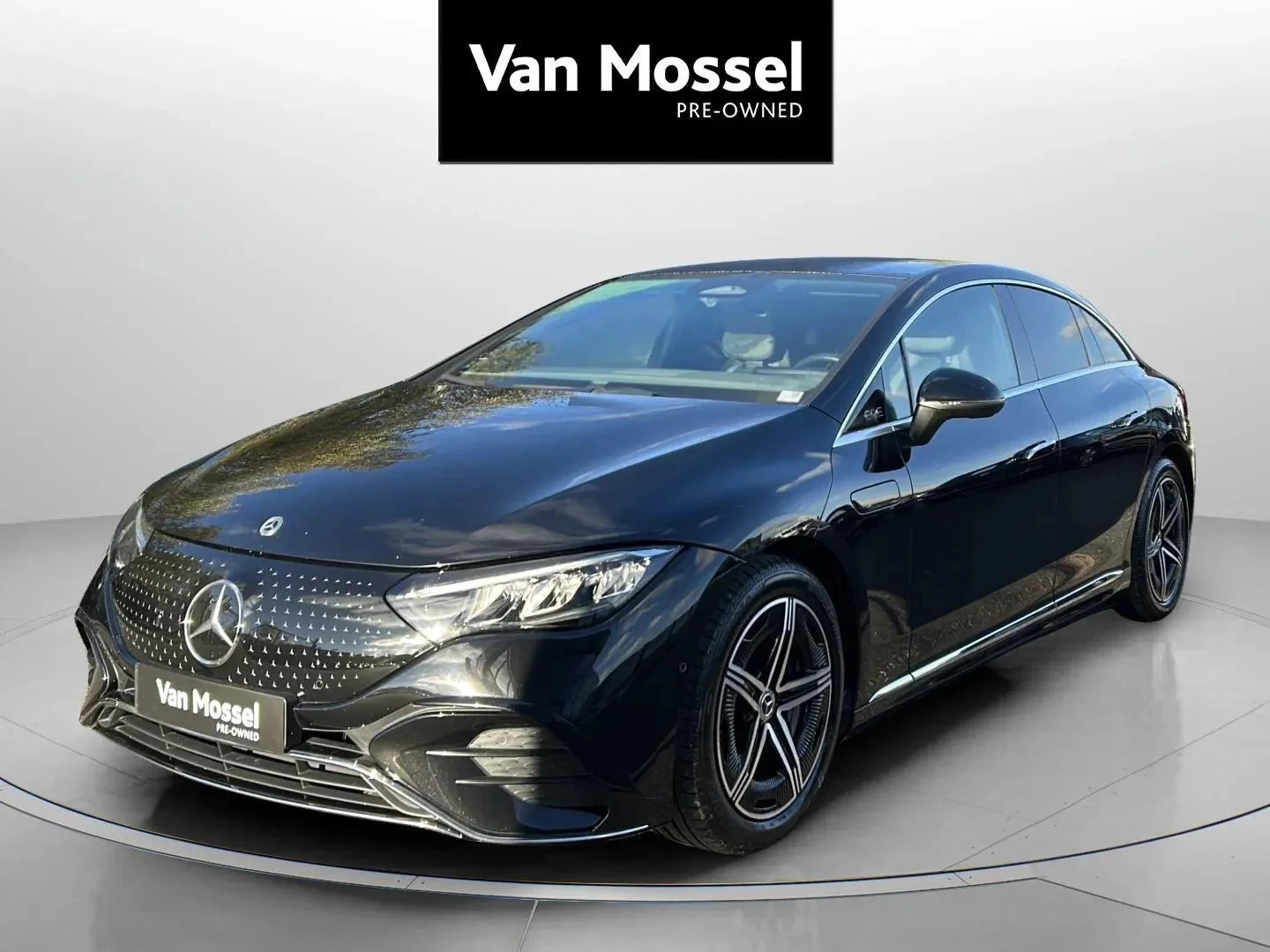 Mercedes-Benz-EQE-image-0