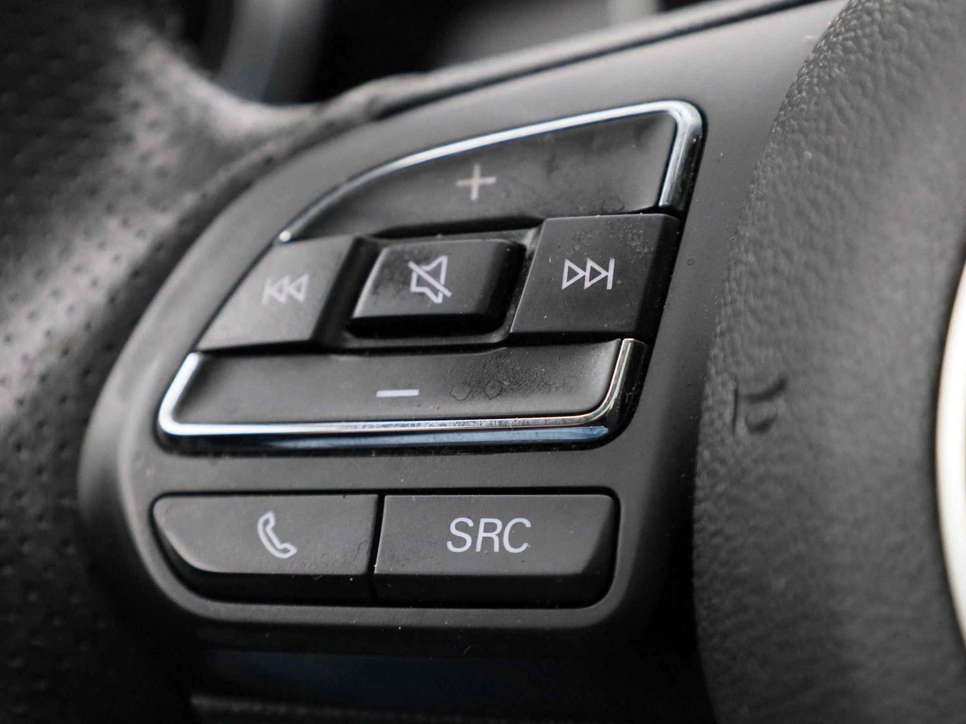 MG-ZS EV-image-18