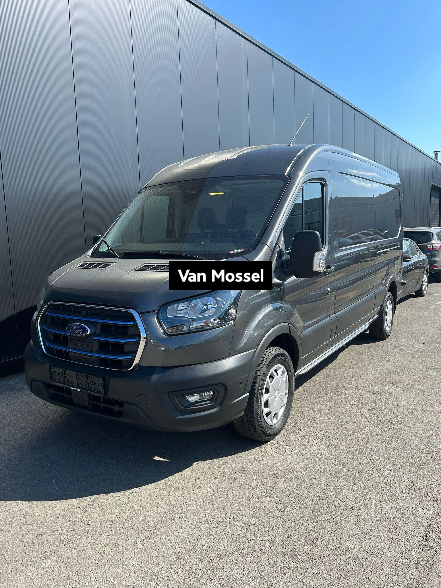 Ford-E-Transit-image-0