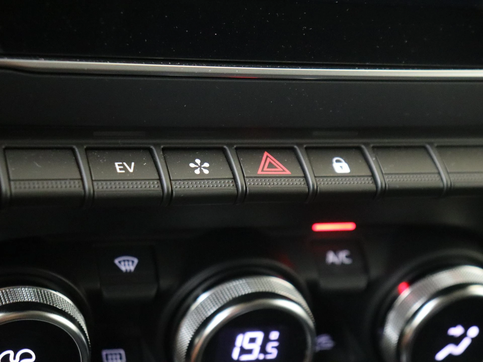 Renault-Captur-image-19