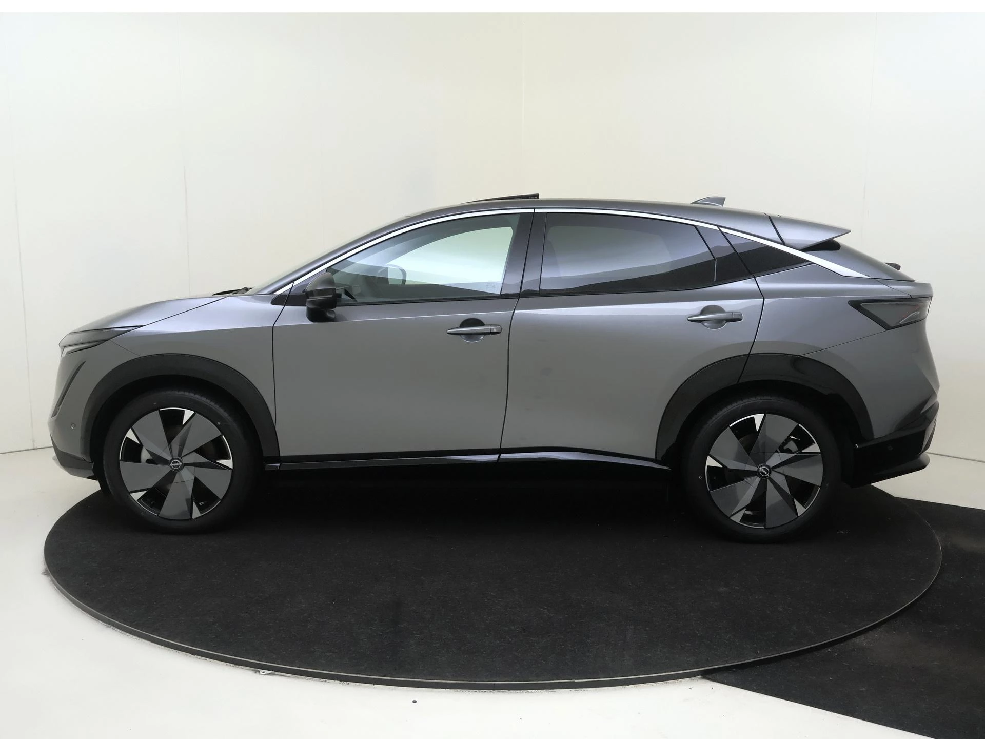 Nissan ARIYA 63kWh Batterij 217 1AT Evolve + 20" lichtmetalen velgen + 22 kW ingebouwde lader