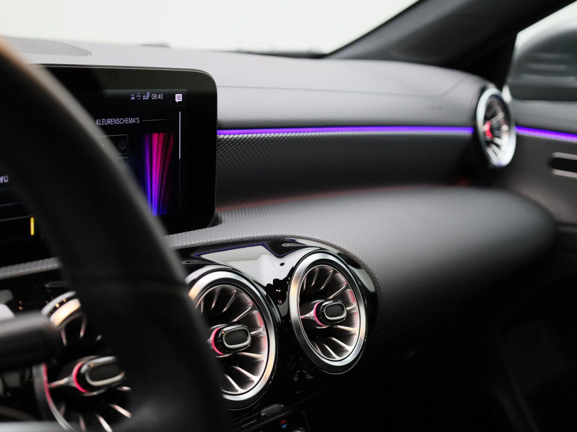 Mercedes-Benz-CLA-image-41