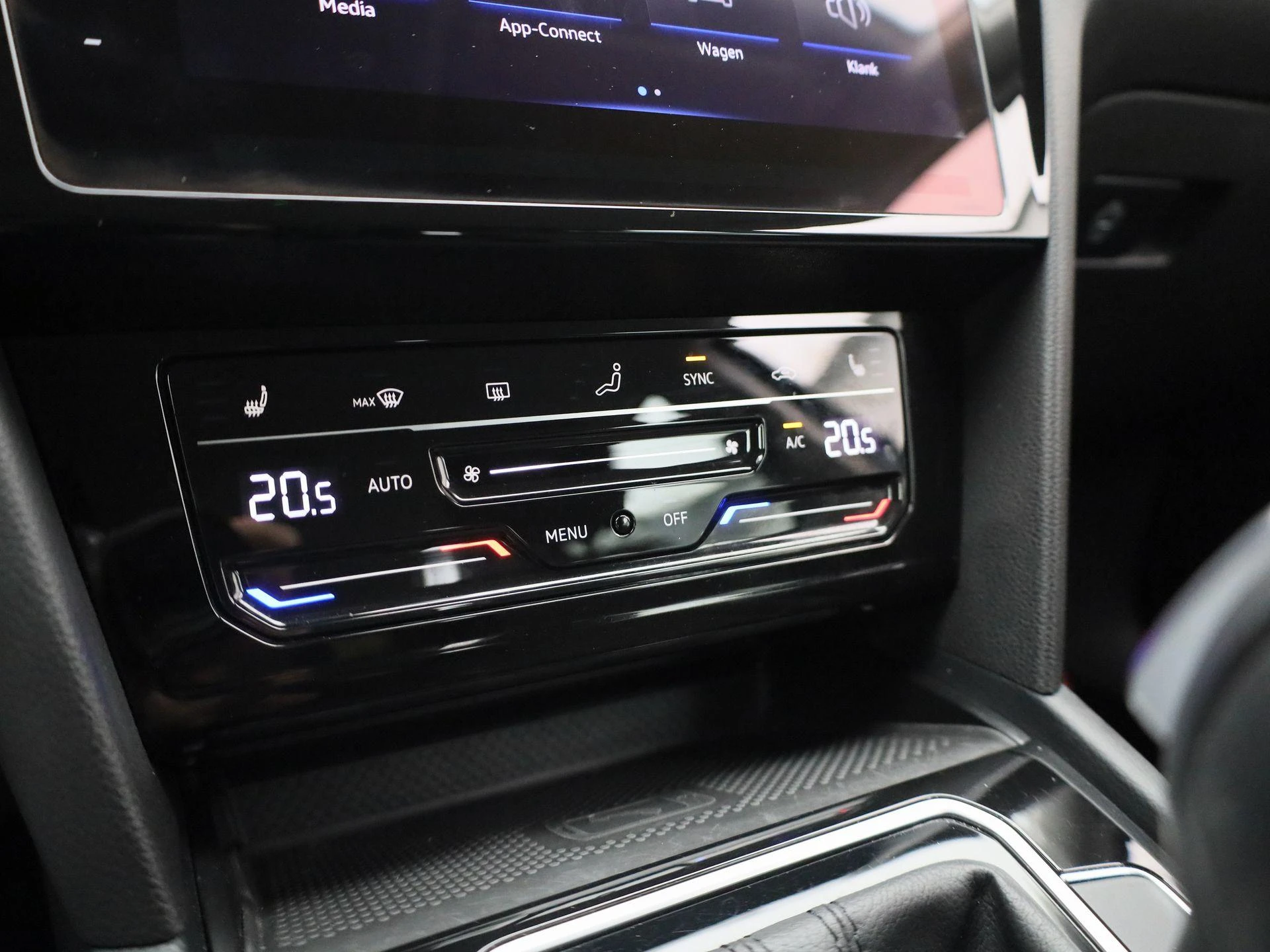 Volkswagen-Passat-image-24
