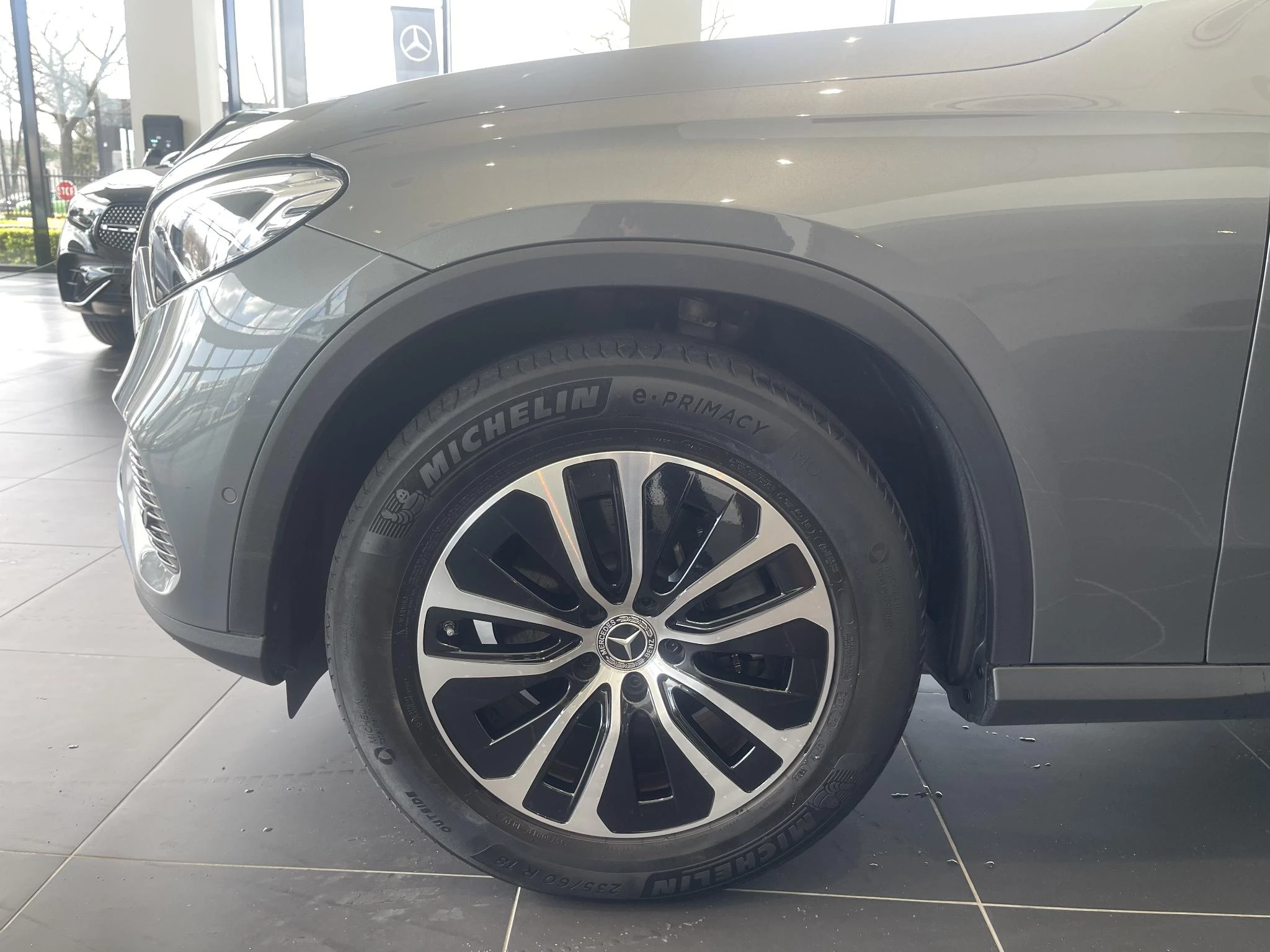 Mercedes-Benz GLC 200 4MATIC Business Line + CARPLAY + LED + CAMERA +