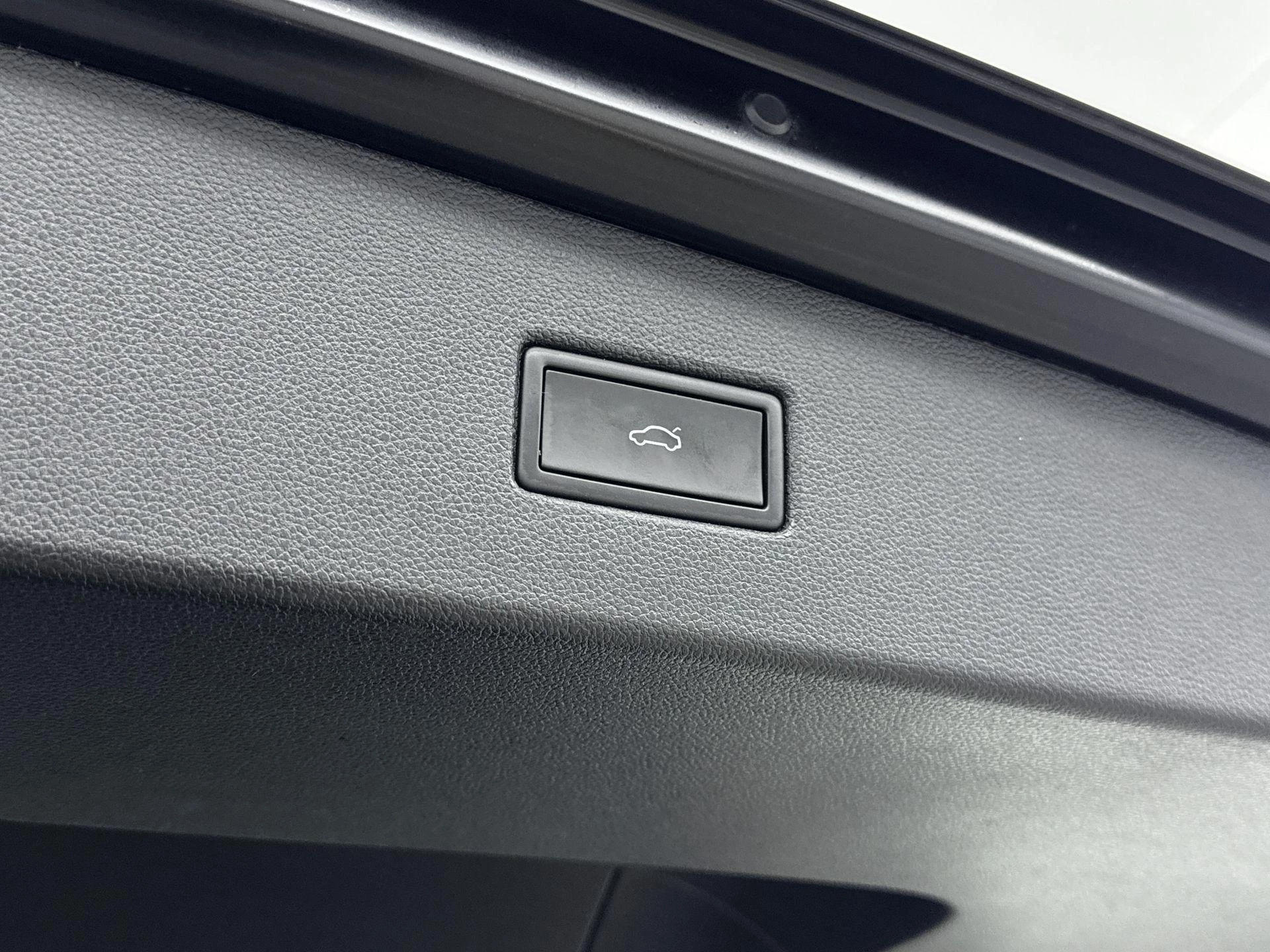 Volkswagen-Tiguan-image-19