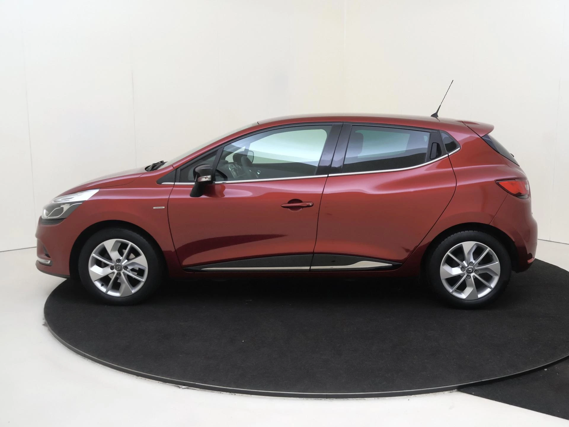 Renault-Clio-image-7