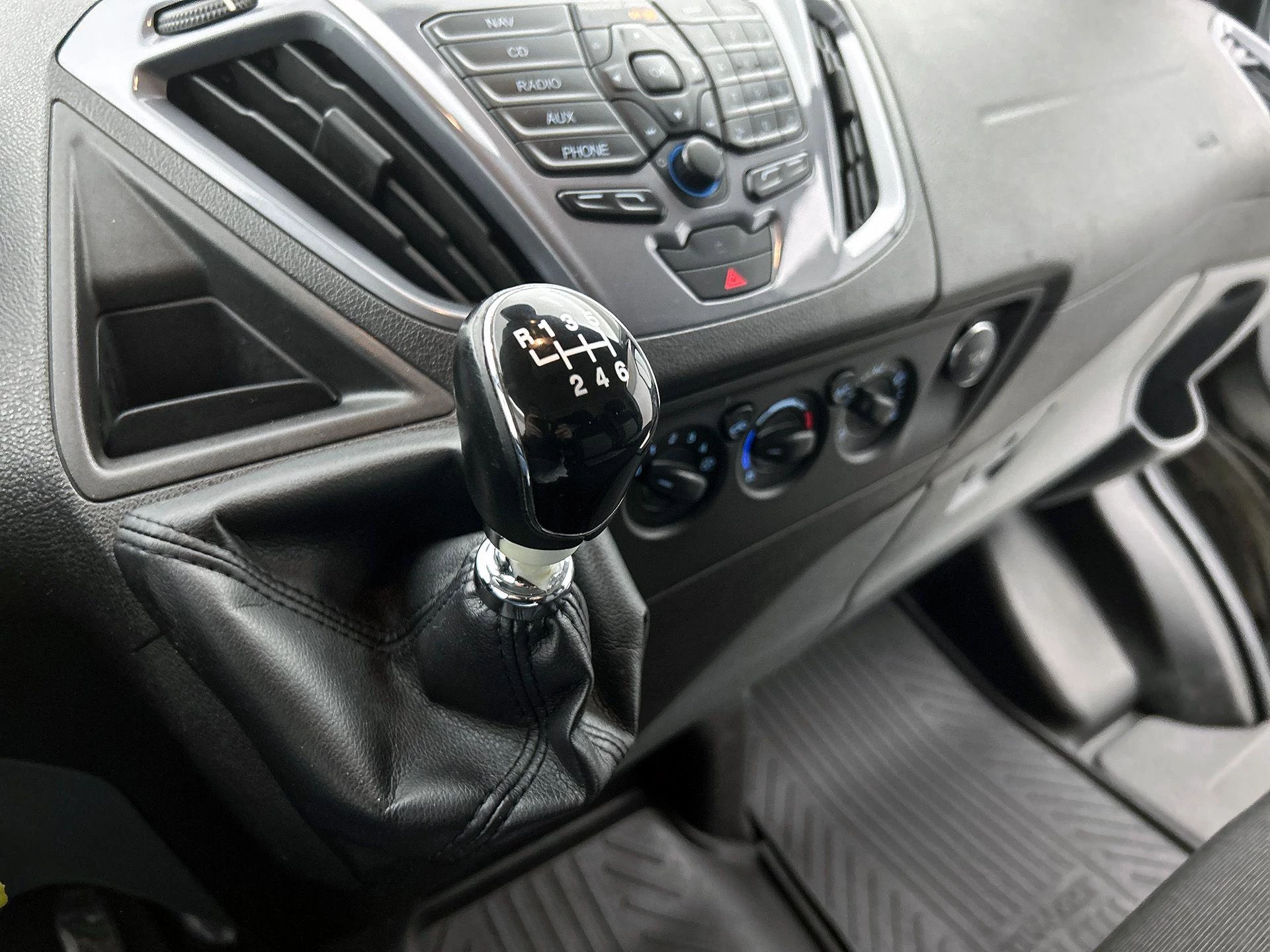Ford-Transit Custom-image-27
