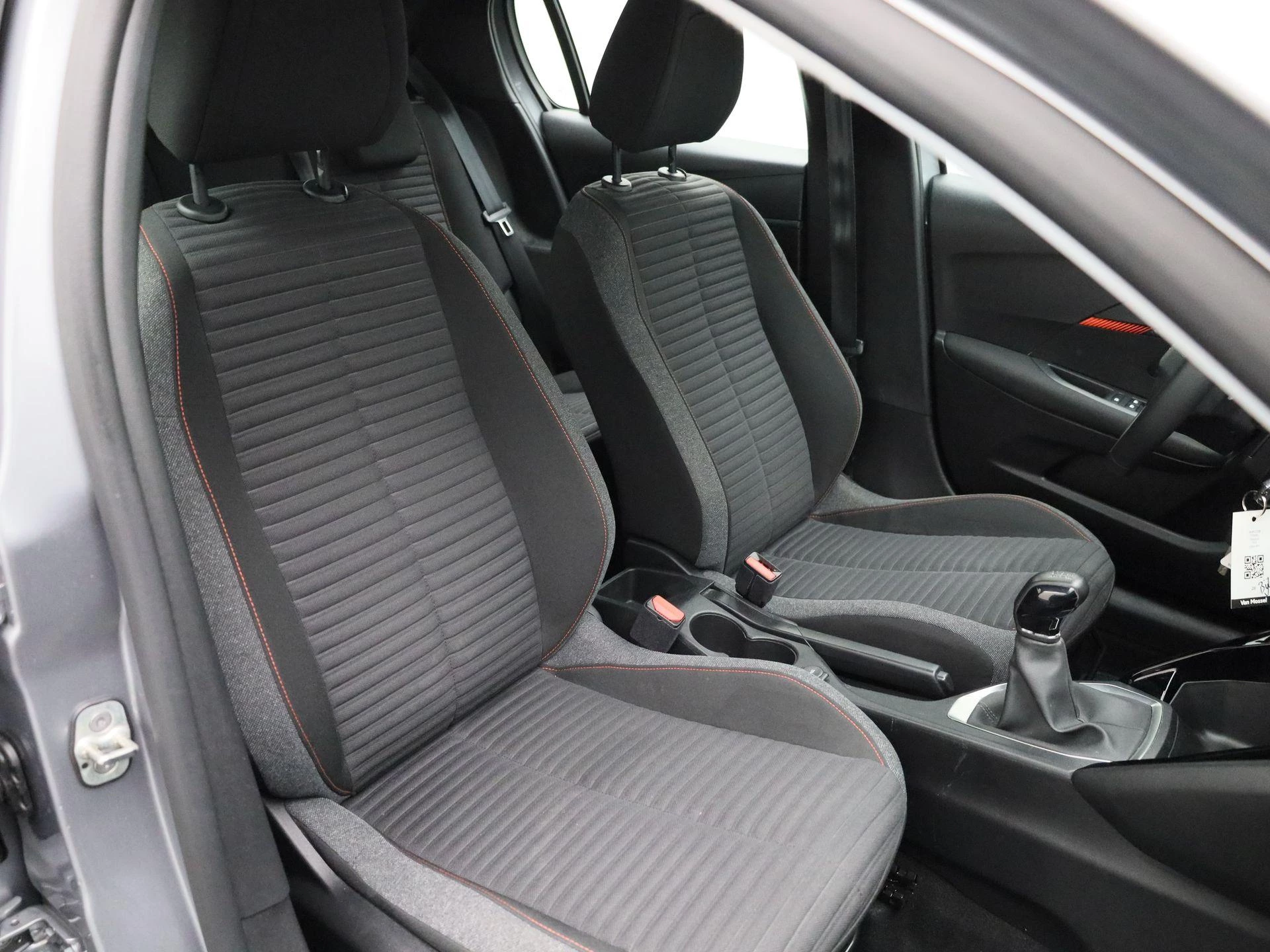Peugeot-208-image-29