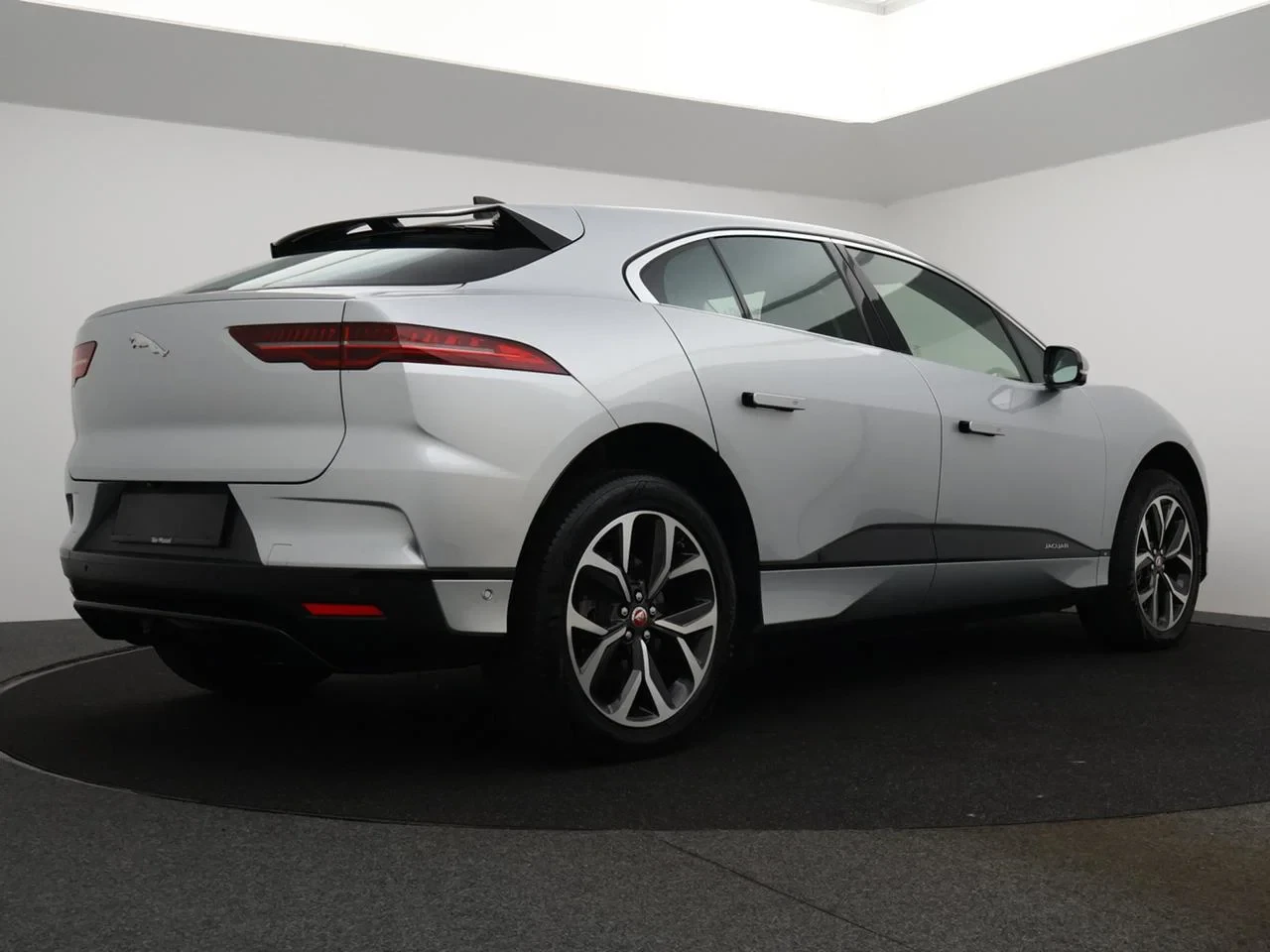 Jaguar-I-PACE-image-20