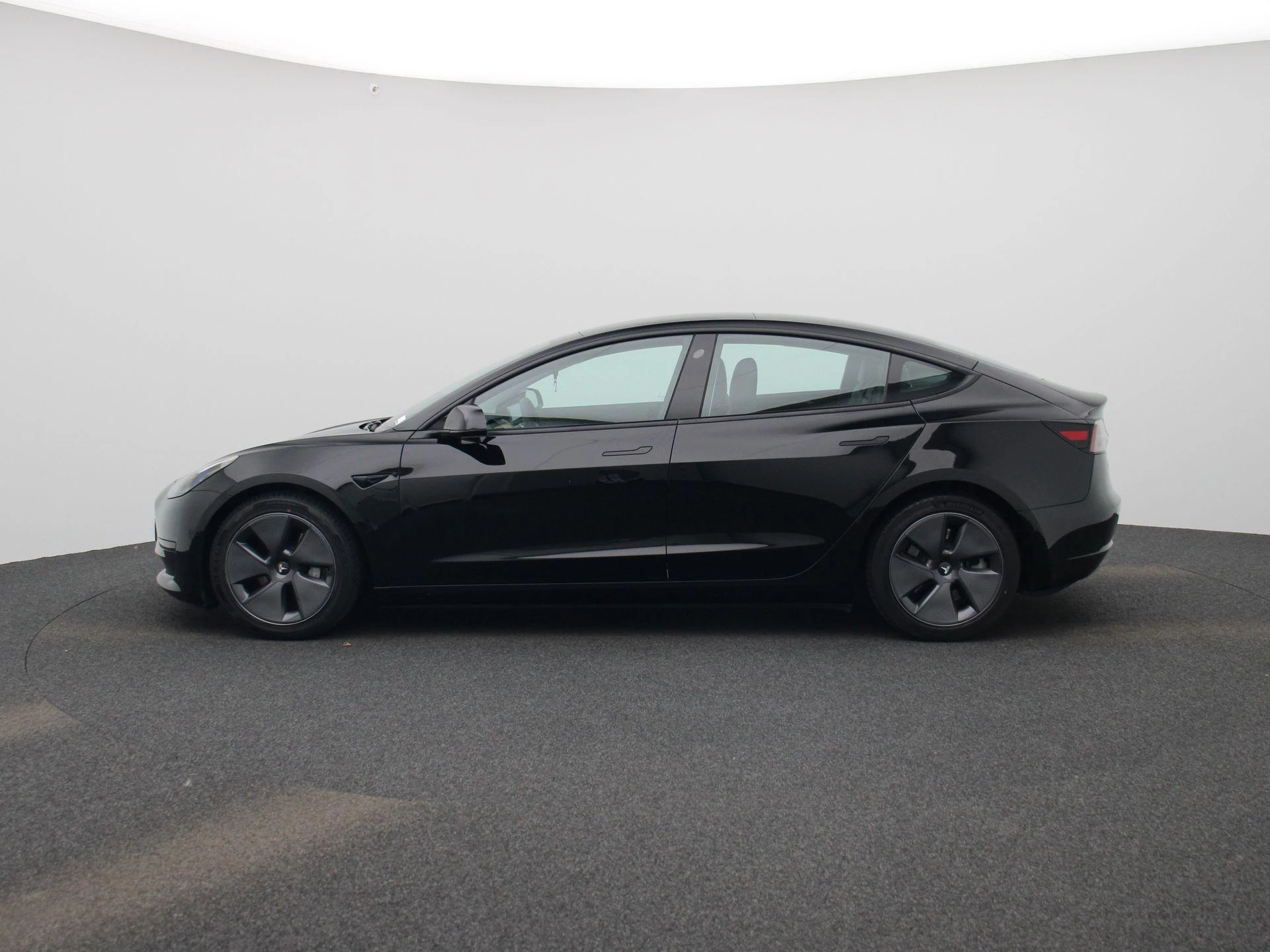 Tesla Model 3 Standard RWD Plus 60 kWh