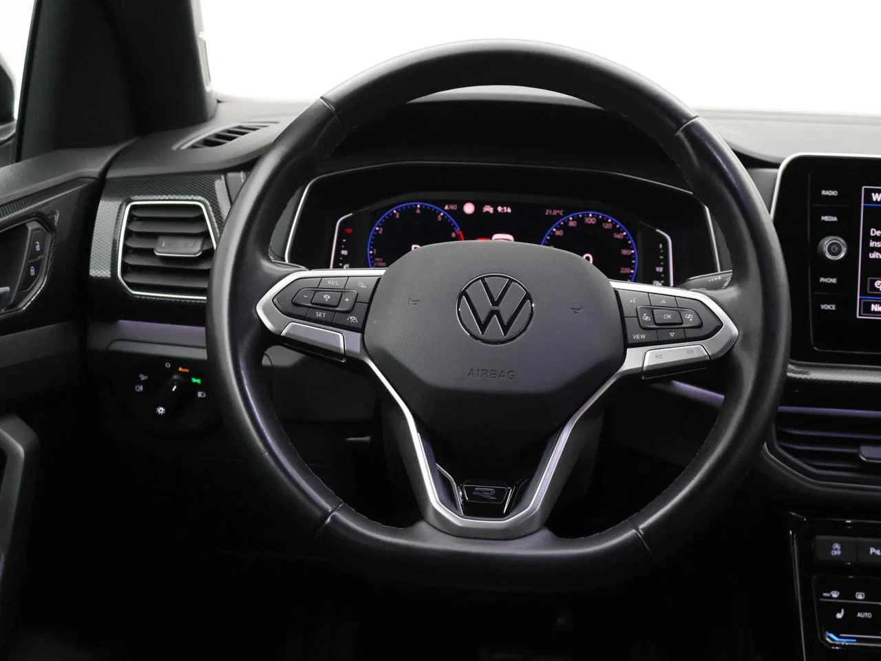 Volkswagen-T-Cross-image-7