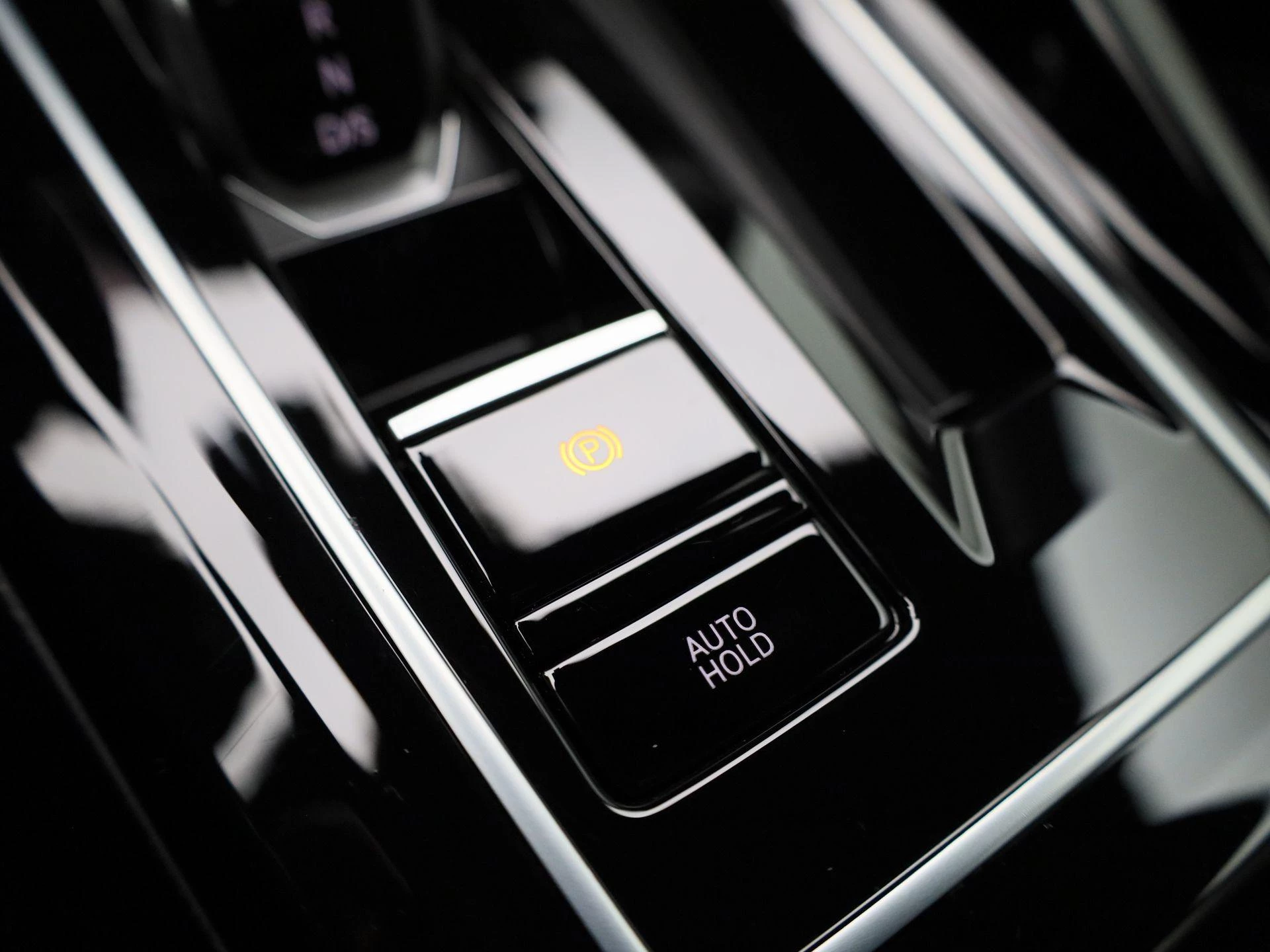 Volkswagen-Golf-image-36