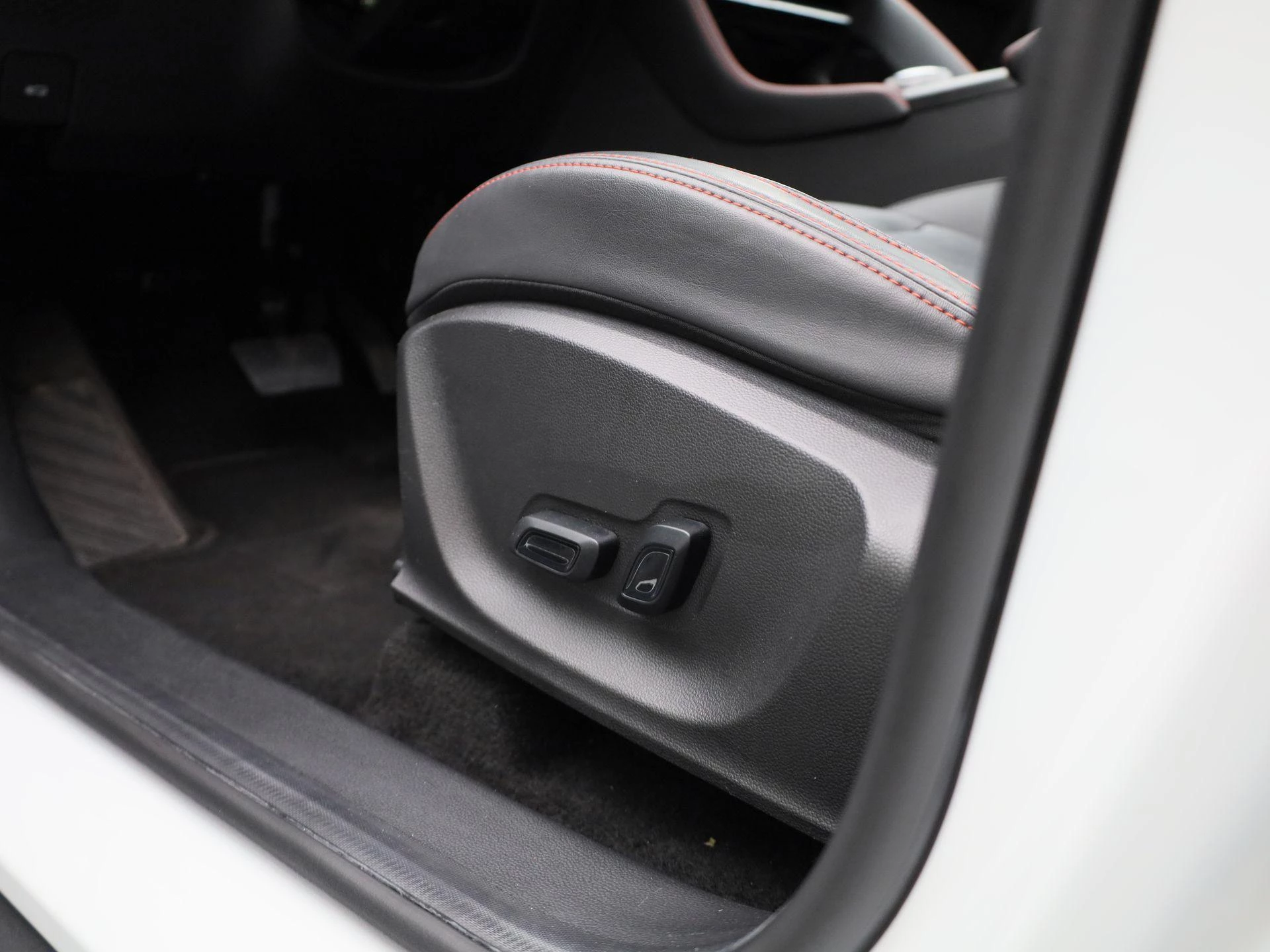 MG-ZS EV-image-32