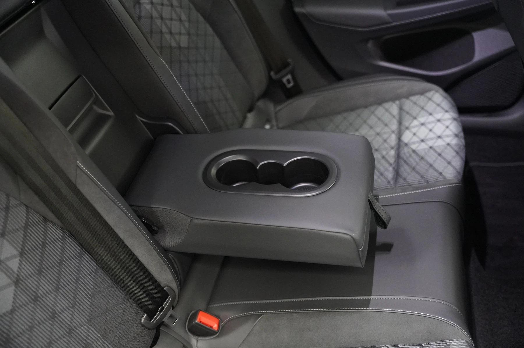 Volkswagen-Golf-image-29