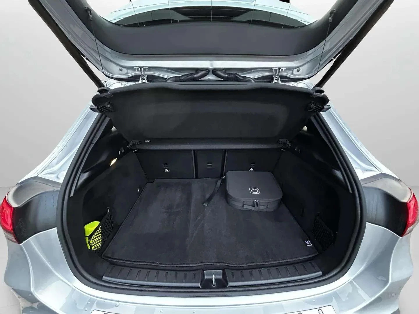 Mercedes-Benz-EQA-image-22