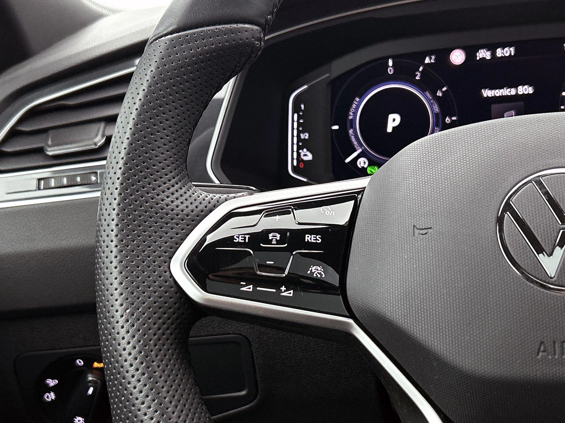 Volkswagen-Tiguan-image-5