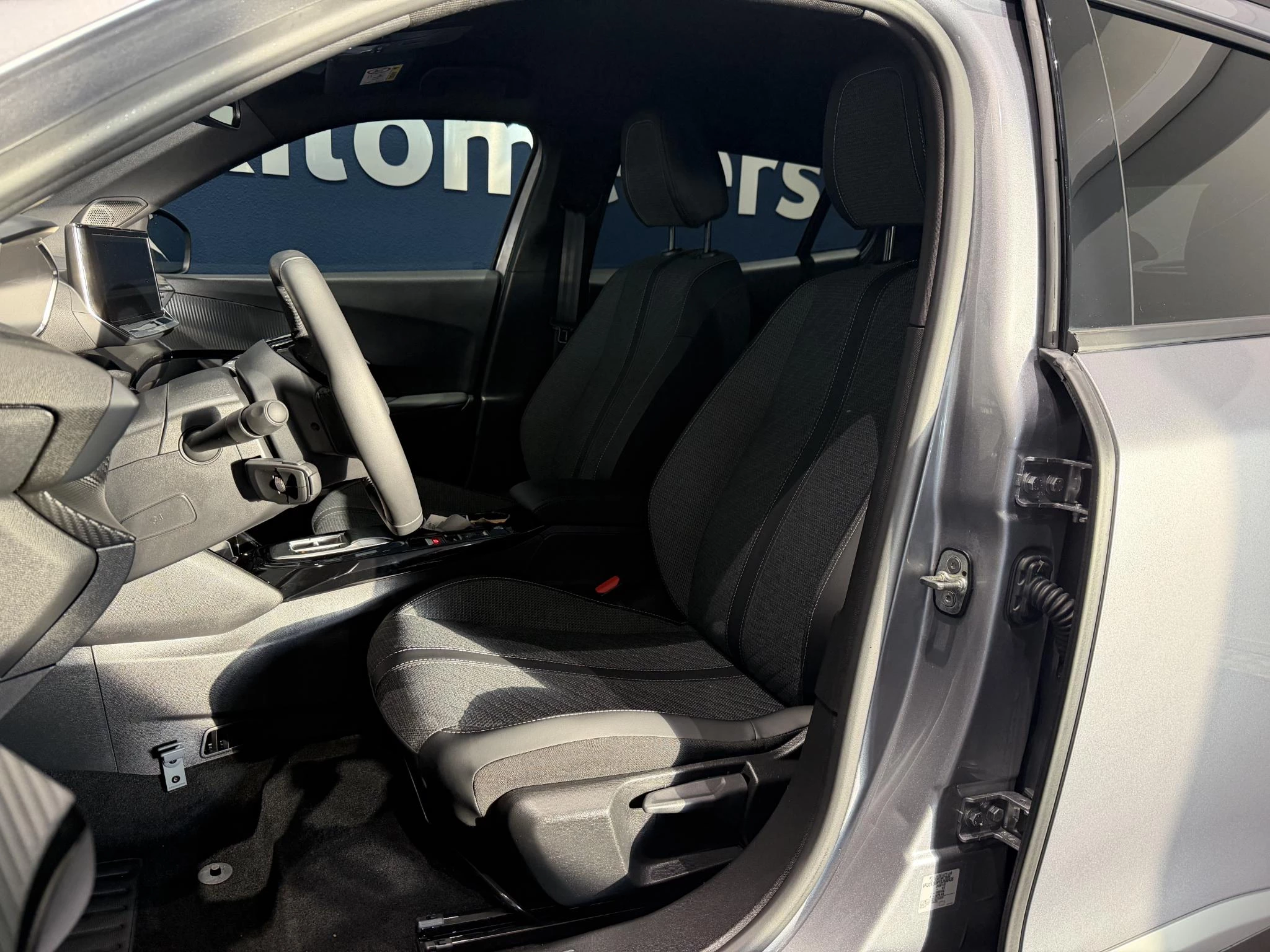 Peugeot-e-2008-image-16