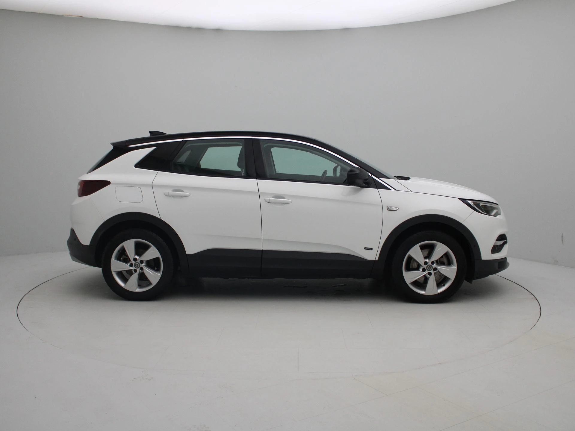 Opel-Grandland X-image-5