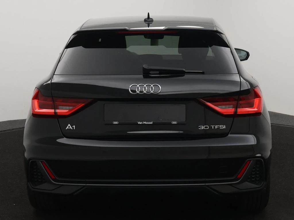 Audi-A1 Sportback-image-3