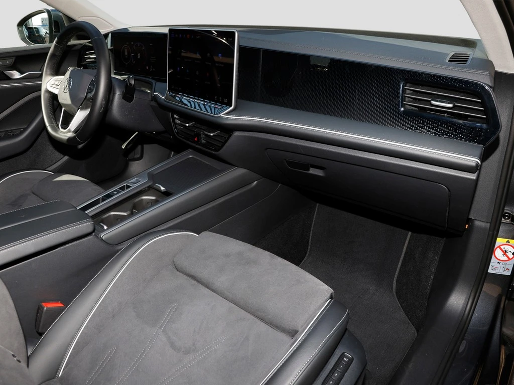 Volkswagen-Passat-image-7