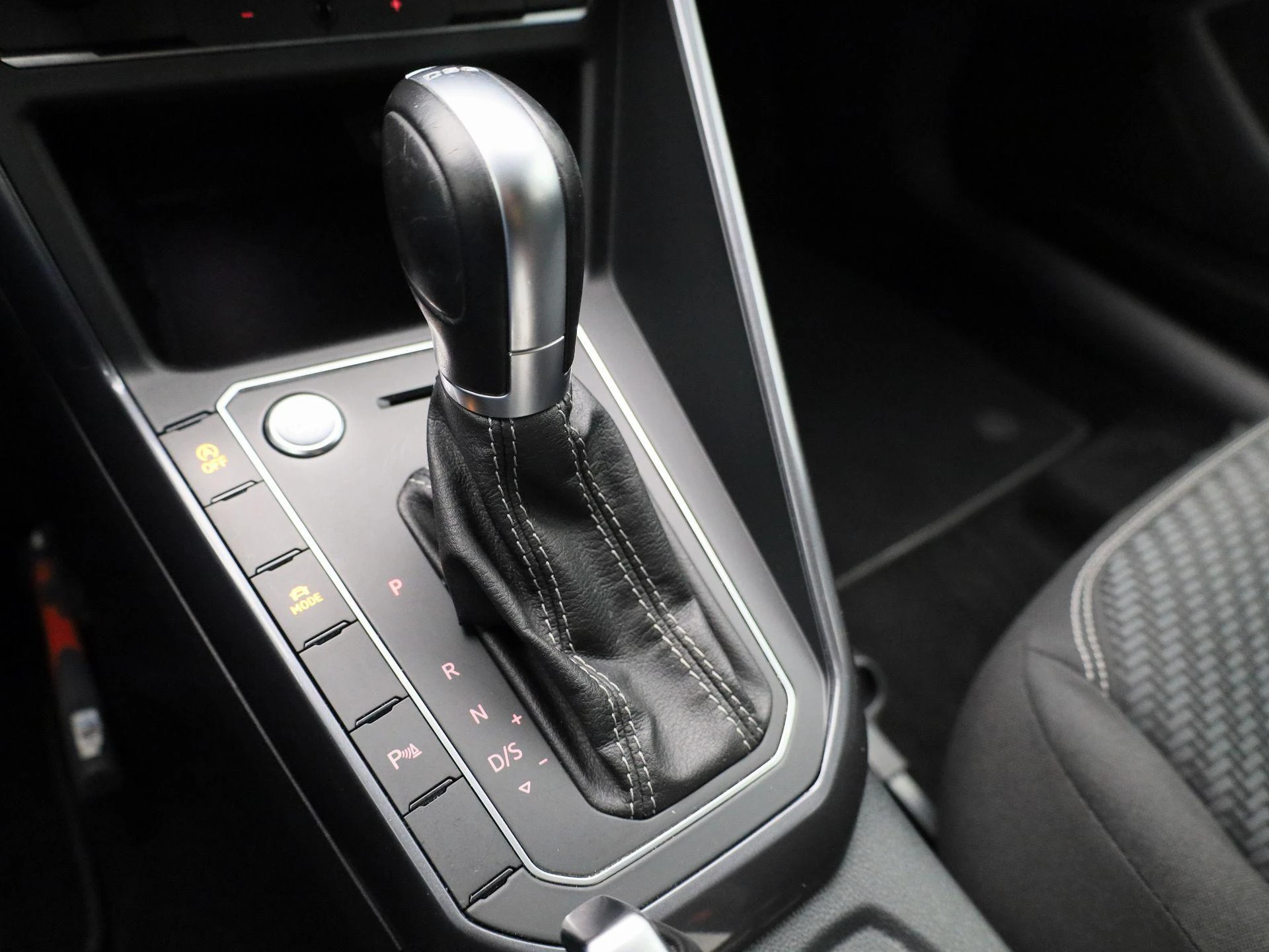 Volkswagen-Polo-image-28