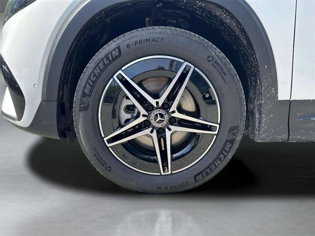 Mercedes-Benz-EQB-image-8