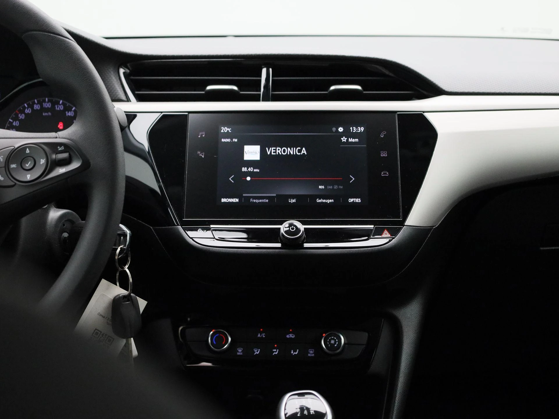 Opel-Corsa-image-8