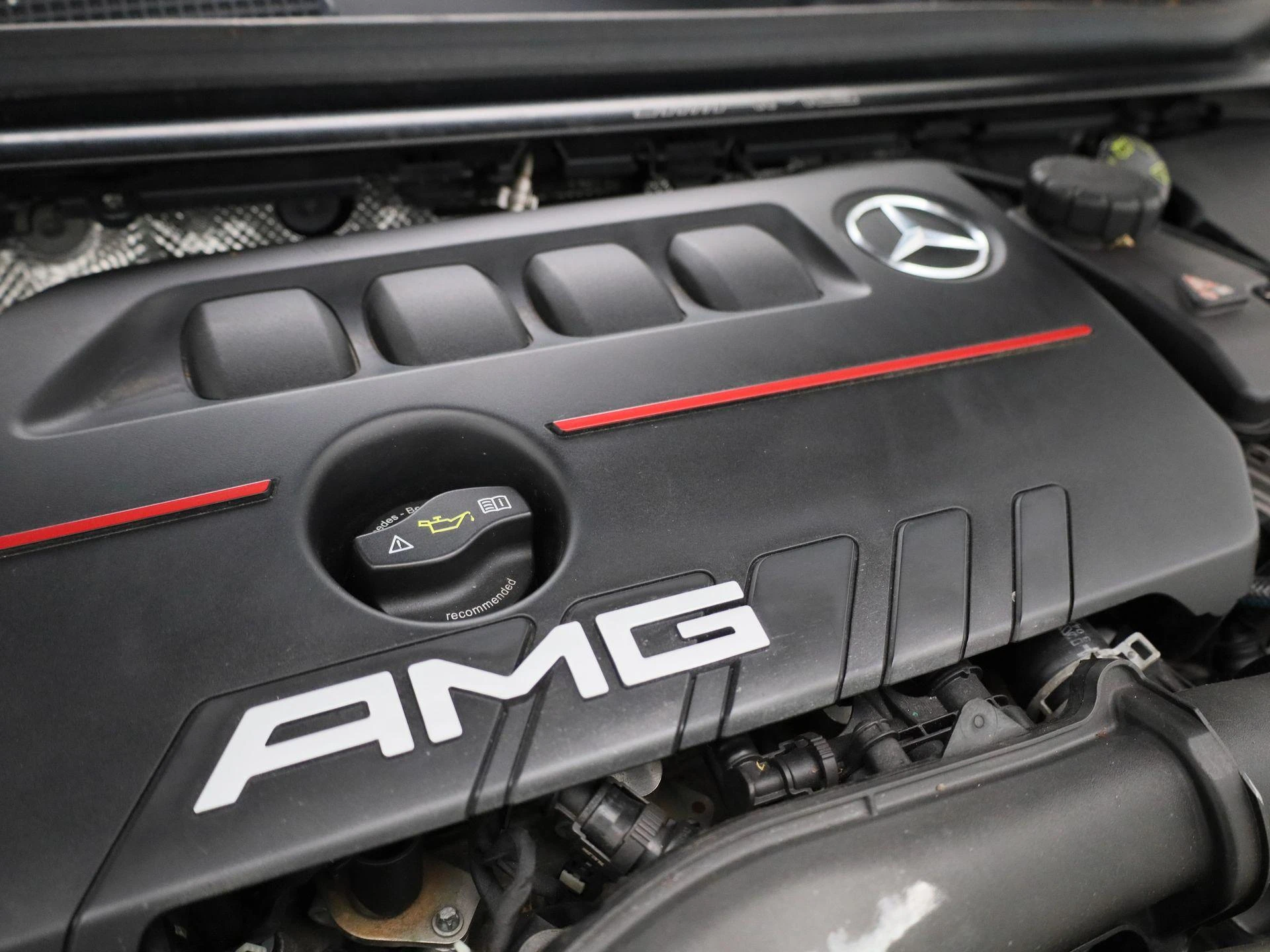 Mercedes-Benz-CLA-image-47
