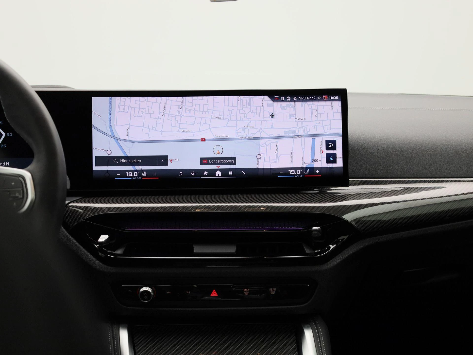 BMW-i4-image-8