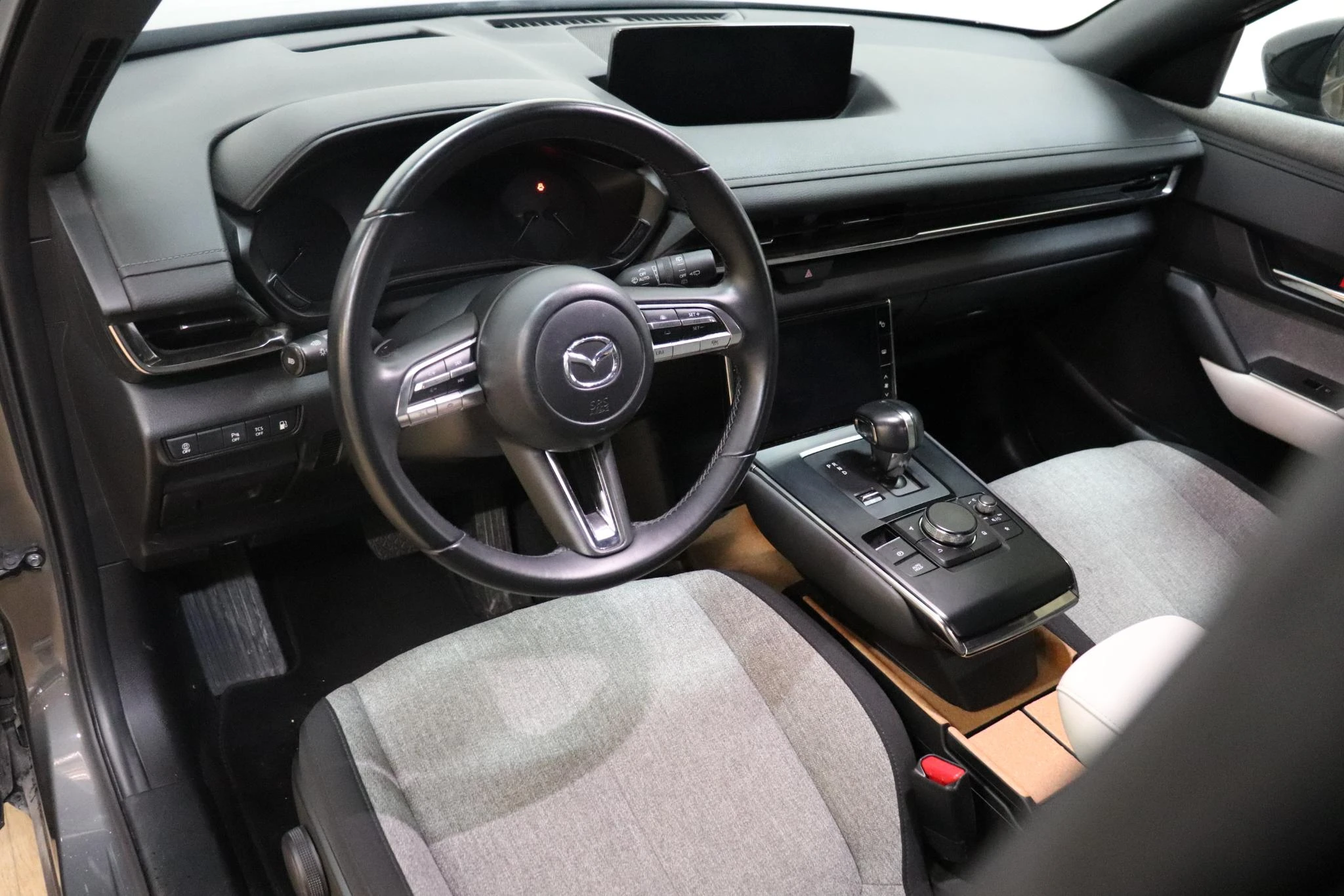 Mazda-MX-30-image-12