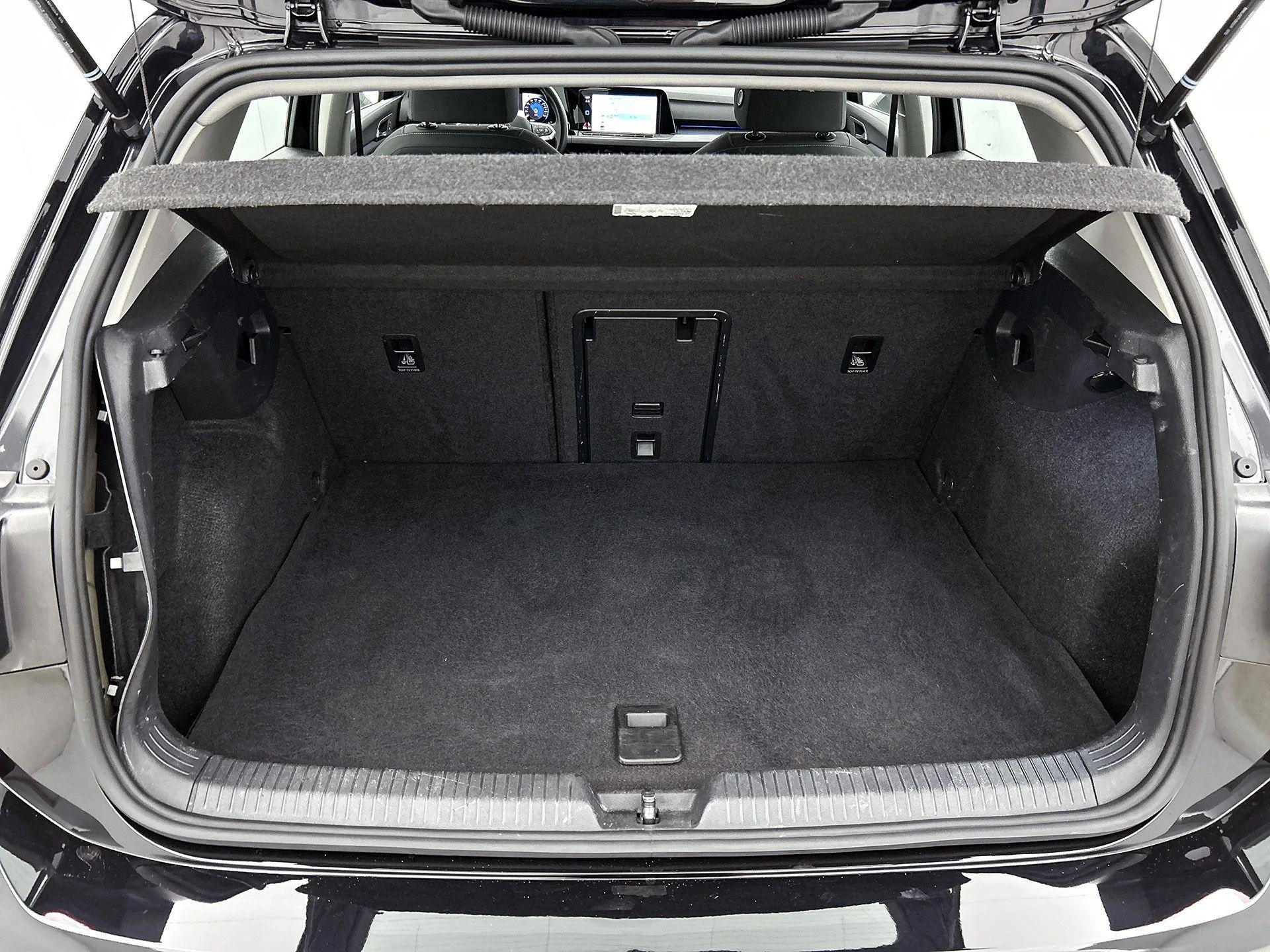 Volkswagen-Golf-image-15