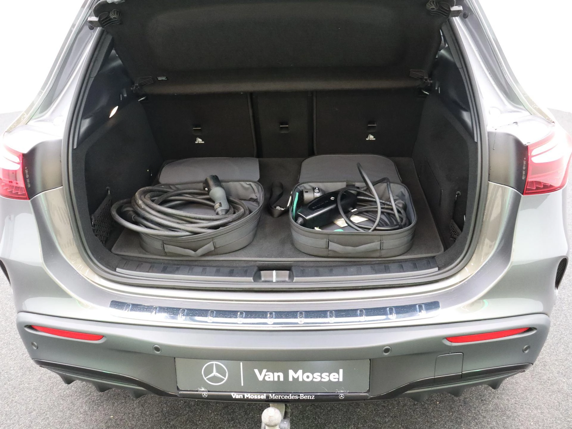 Mercedes-Benz EQA 250+ Star Edition + AMG + PANO DAK + BURMESTER + TREKHAAK + HEAD UP