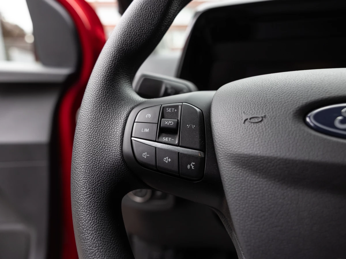 Ford-Transit Courier-image-15