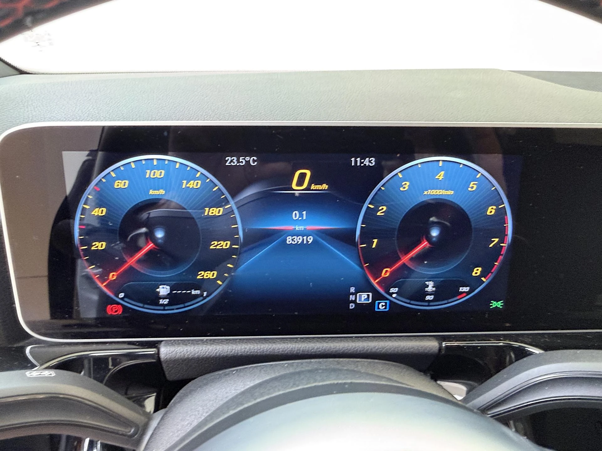 Mercedes-Benz-B-Klasse-image-10