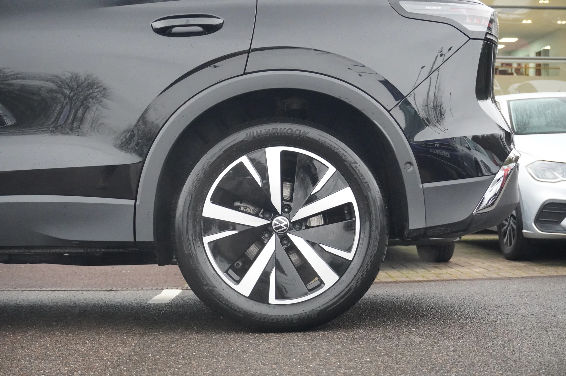 Volkswagen-Tiguan-image-20