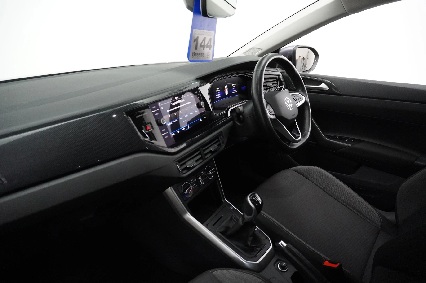 Volkswagen-Taigo-image-1