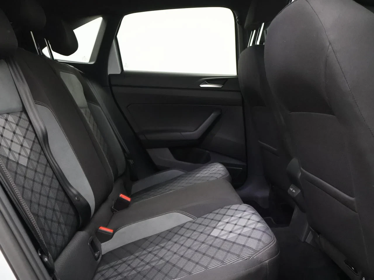 Volkswagen-Taigo-image-13