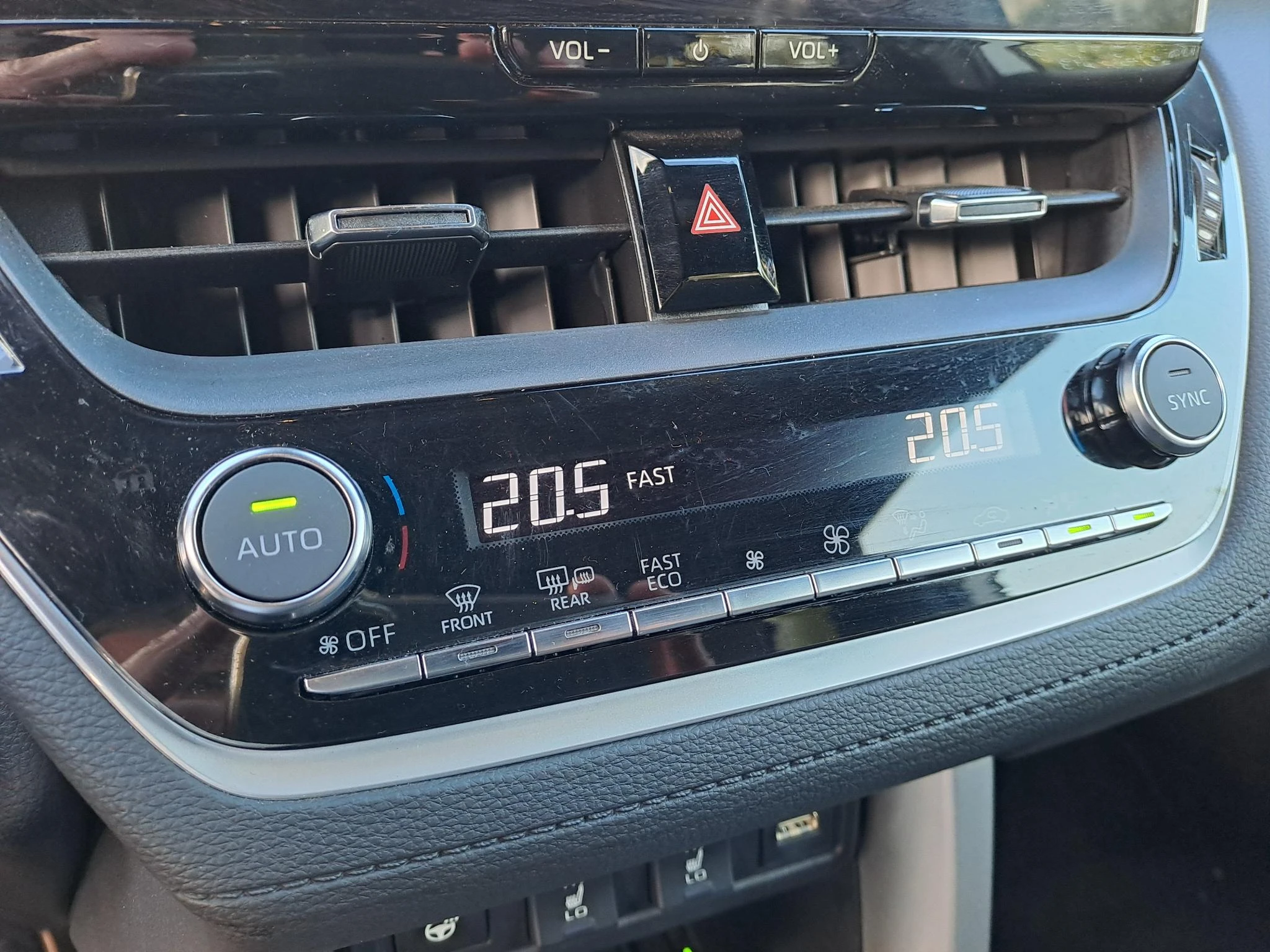 Toyota-Corolla Cross-image-15