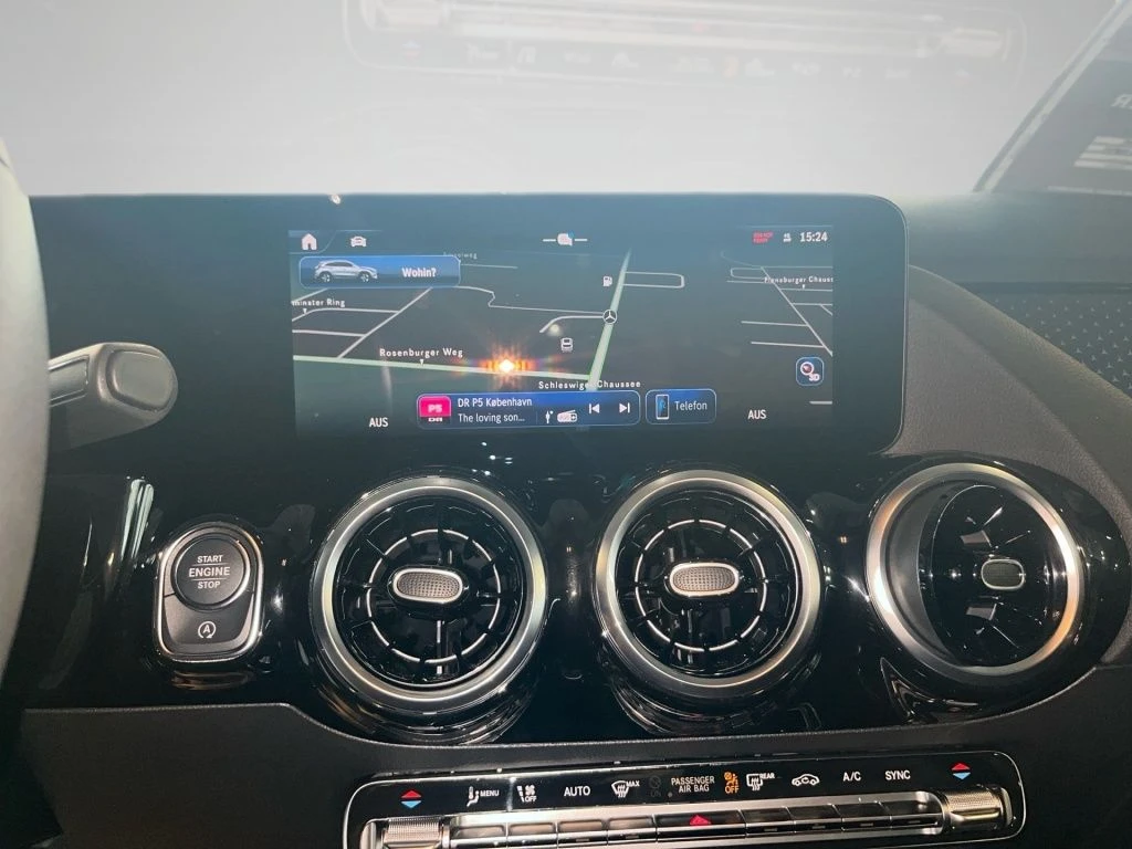Mercedes-Benz-GLA 200-image-7
